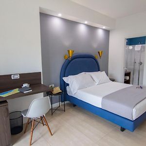 Mako Sorrento Suites